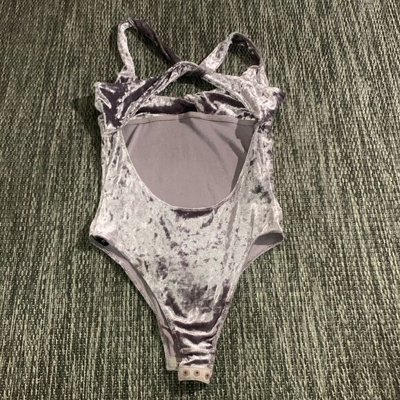 Velvet bodysuit - Picture 2 of 5